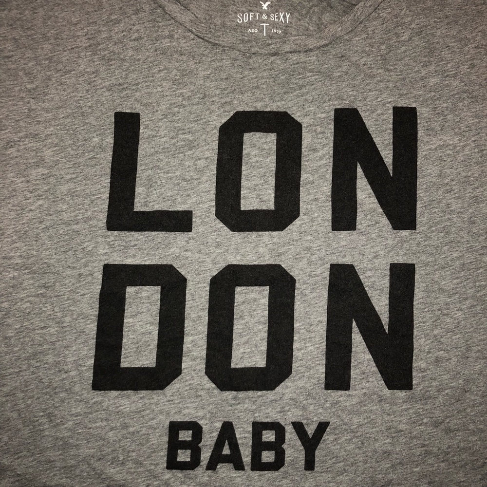 American Eagle London Cropped Tee